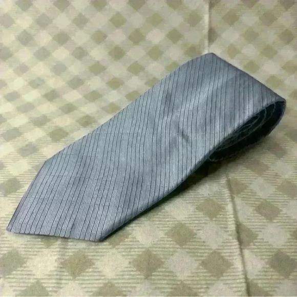 Calvin Klein Men's Classic Neck Tie Light Blue Grid Silk Blend MSRP $69.50 - Picture 1 of 5